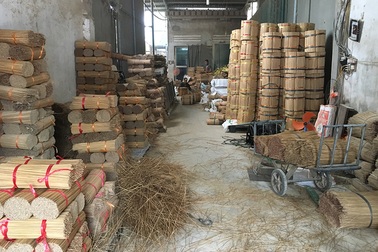 Làng nghề làm hương lớn nhất Việt Nam điêu đứng vì Ấn Độ hạn chế nhập khẩu