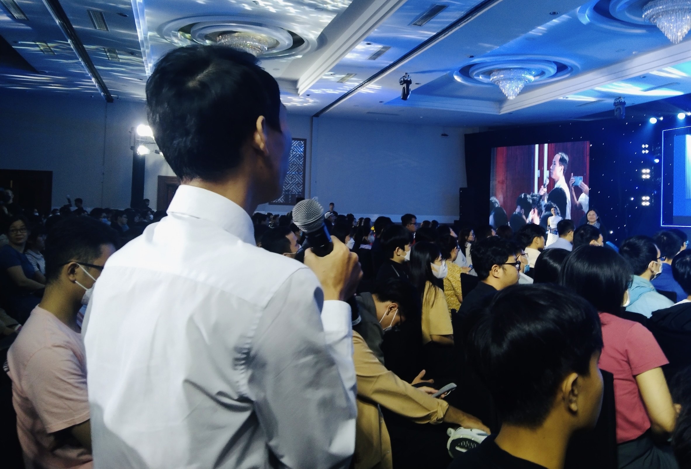 Trabajando durante 15 años con un salario de 8 millones de VND, sintiéndose... impotente por el dinero - 1 Đi làm 15 năm lương 8 triệu đồng, cảm thấy... bất lực vì tiền - 1