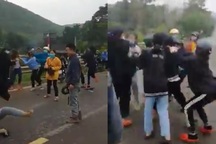 Nhóm nữ sinh dùng mũ bảo hiểm lao vào "choảng" nhau gây xôn xao