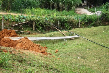 Người dân khó khăn vì nhiều ngày không có điện