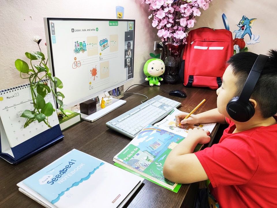 Nghỉ dịch Covid-19 dài ngày: Đua nhau dạy ngoại ngữ trực tuyến - 2 Nghỉ dịch Covid-19 dài ngày: Đua nhau dạy ngoại ngữ trực tuyến - 2