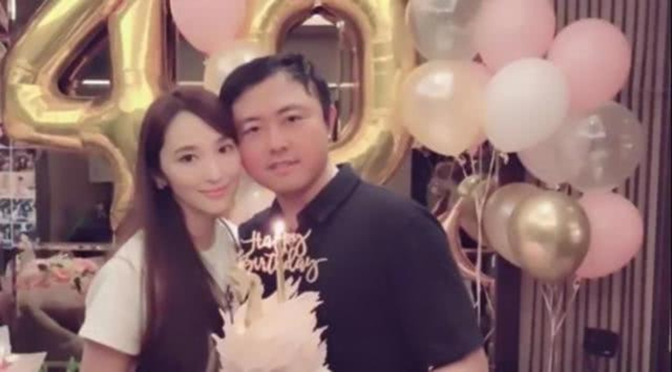 Bạn trai đại gia của siêu mẫu Ngô Bội Từ bị kiện vì trốn nợ - 3 Bạn trai đại gia của siêu mẫu Ngô Bội Từ bị kiện vì trốn nợ - 3