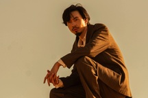 Khán giả mổ xẻ yếu tố văn học, ẩn dụ thú vị ở MV "Friendship" của Đen Vâu