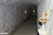 Địa đạo dài 32km, tượng đài mẹ Việt Nam anh hùng và nhà lao giữa phố cổ