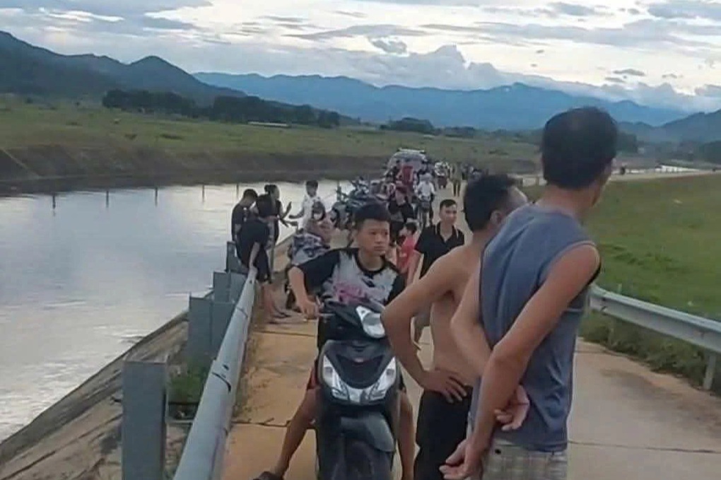 Anh cứu em trai bất thành, cả hai cùng tử vong dưới kênh - 1 Anh cứu em trai bất thành, cả hai cùng tử vong dưới kênh