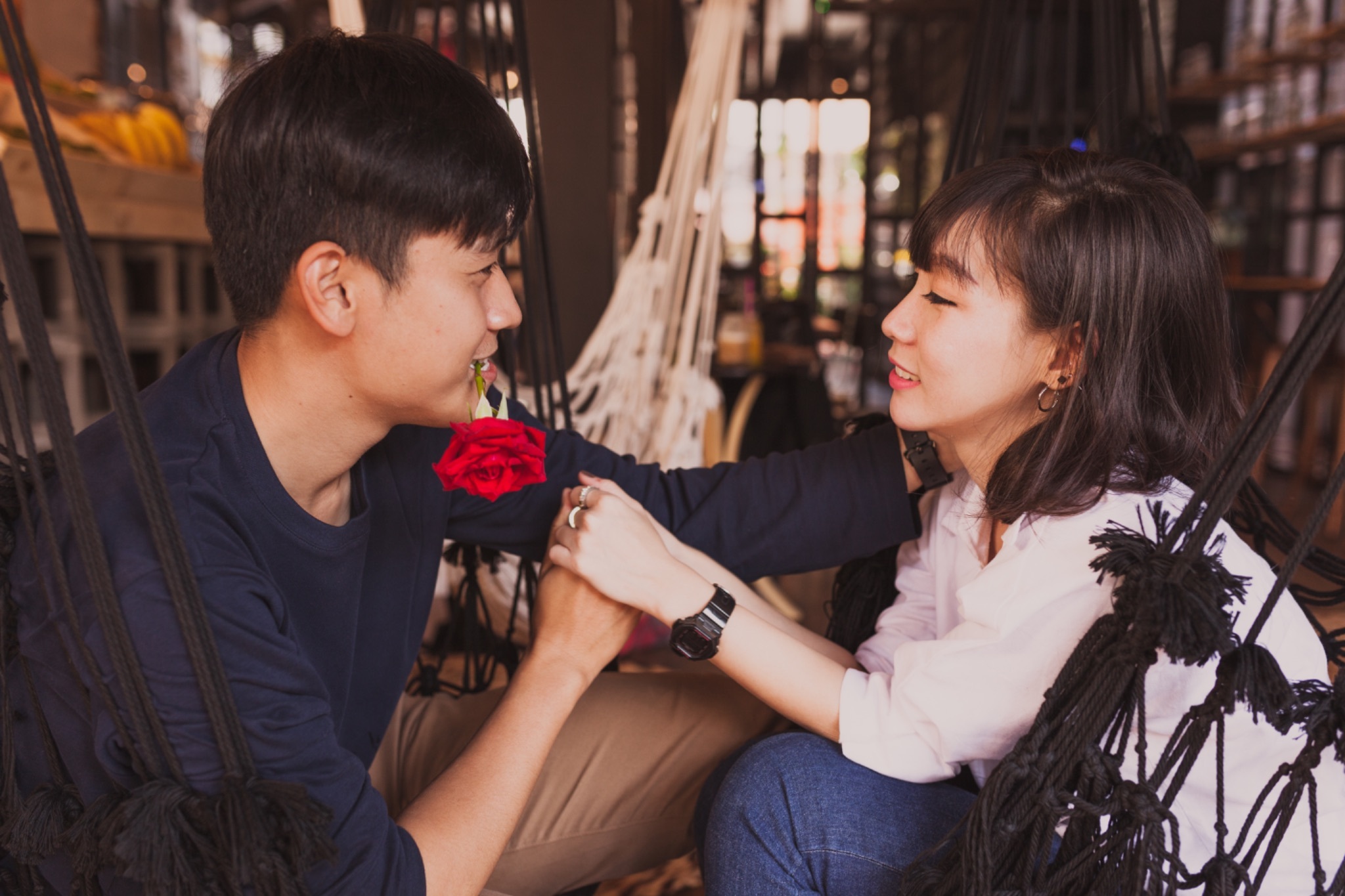 Thế hệ người trẻ Việt ngại cam kết, chỉ thích yêu mập mờ