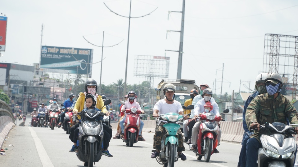 Người dân miền Tây đổ về Sài Gòn sau Tết - 5