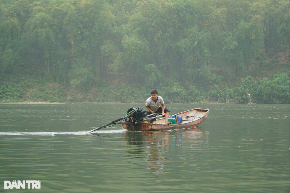 Công phu nghề cào hến trên sông Mã - 2 Công phu nghề cào hến trên sông Mã - 2