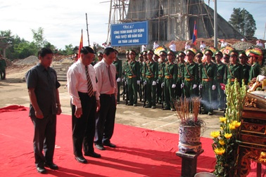 An táng 72 hài cốt liệt sĩ quân tình nguyện và chuyên gia Việt Nam