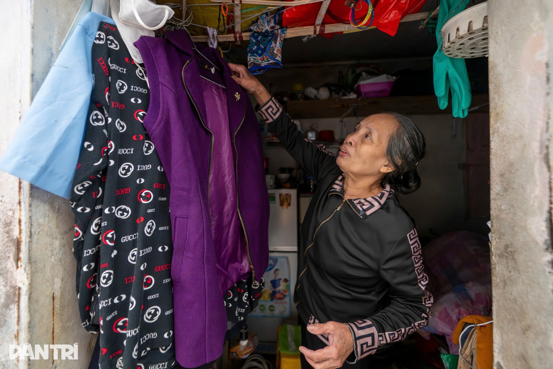 ជីវិតមនុស្សតស៊ូនឹងភាពត្រជាក់នីមួយៗក្នុងតំបន់លាងឈាមទីក្រុងហាណូយ - ៣ Những phận người chật vật theo từng đợt rét tại xóm chạy thận Hà Nội - 3