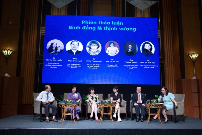 21 lãnh đạo doanh nghiệp tại Việt Nam đã ký tuyên bố ủng hộ nguyên tắc trao quyền cho phụ nữ tại nơi làm việc, trên thị trường và trong cộng đồng - Ảnh 3. 21 lãnh đạo doanh nghiệp tại Việt Nam đã ký tuyên bố ủng hộ nguyên tắc trao quyền cho phụ nữ tại nơi làm việc, trên thị trường và trong cộng đồng - Ảnh 3.