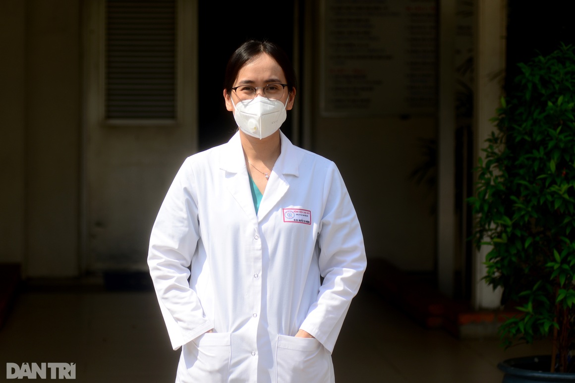 Y bác sĩ Bệnh viện Chợ Rẫy được cắt tóc miễn phí trong mùa dịch - 11 Y bác sĩ Bệnh viện Chợ Rẫy được cắt tóc miễn phí trong mùa dịch - 11