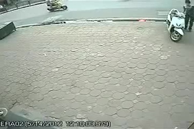 Cảnh giác với trộm bẻ khóa xe máy trong vài giây