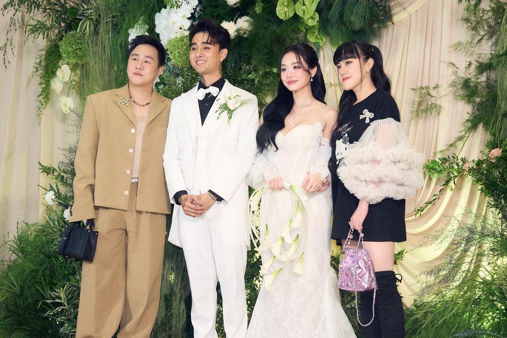 Đạt G quỳ gối, chia sẻ xúc động trong lễ cưới với Cindy Lư - 1 Đạt G quỳ gối, chia sẻ xúc động trong lễ cưới với Cindy Lư - 1
