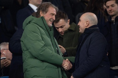 Man Utd công bố chính sách "thắt lưng buộc bụng", 200 người mất việc