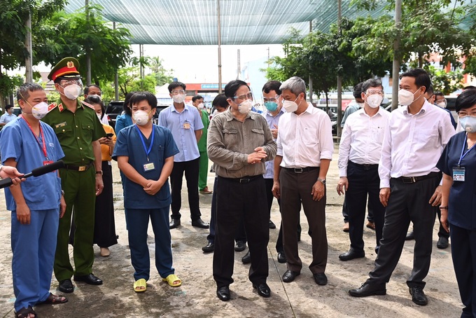 Thủ tướng Phạm Minh Chính: Xuống tận nơi, mắt thấy tai nghe việc chống dịch và bảo đảm cuộc sống của nhân dân tại Bình Dương - Ảnh 2.