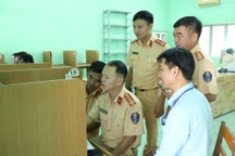 Phòng CSGT Công an Bình Dương tiếp nhận, giải quyết cấp đổi GPLX từ 1/3