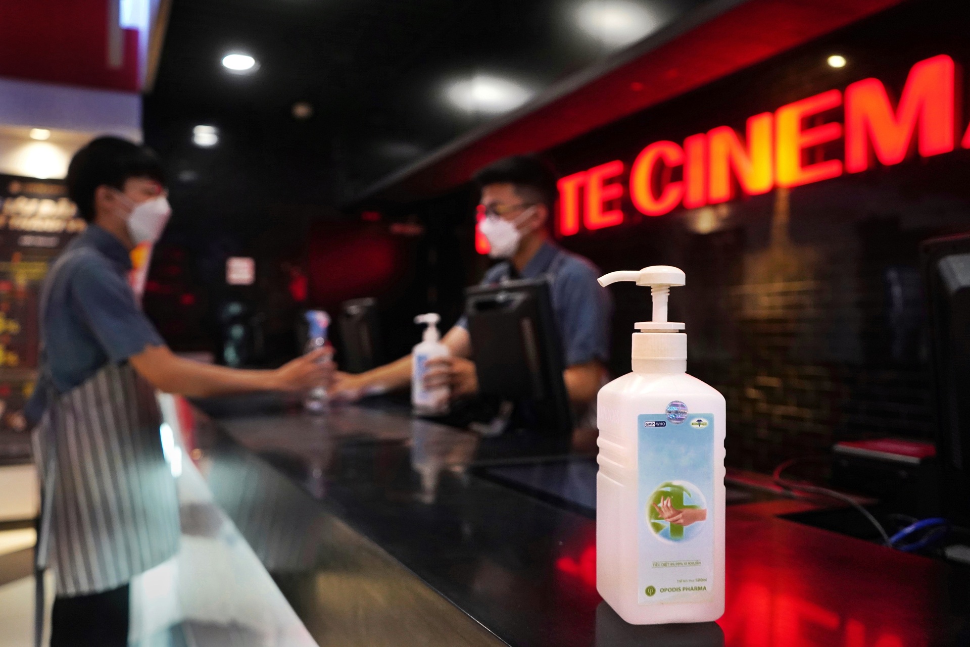 Các rạp phim ở Hà Nội dọn dẹp, sẵn sàng mở cửa trở lại vào ngày 10/2 - 5 Các rạp phim ở Hà Nội dọn dẹp, sẵn sàng mở cửa trở lại vào ngày 10/2 - 5