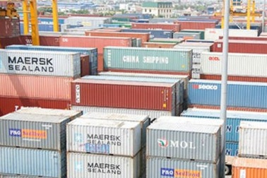 Lúng túng xử lý container bỏ hoang tại cảng biển