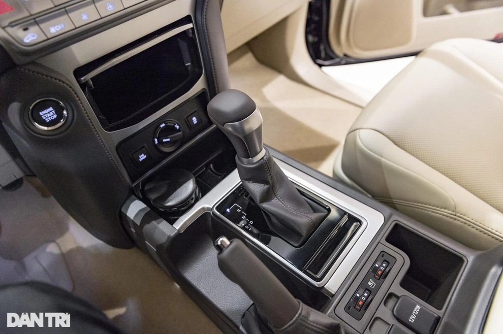 Chi tiết Land Cruiser Prado 2021: Tăng gần 170 triệu đồng liệu có đáng giá? - 18 Chi tiết Land Cruiser Prado 2021: Tăng gần 170 triệu đồng liệu có đáng giá? - 18