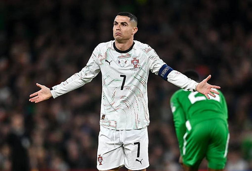 Cristiano Ronaldo bị gọi tên khi cầu thủ Mỹ được hoãn án treo giò - 3