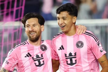 Người hùng Lionel Messi tỏa sáng muộn màng, Inter Miami thoát thua hú vía