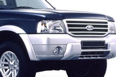 Giá xe Ford Việt Nam tăng từ 350 đến 500 USD 