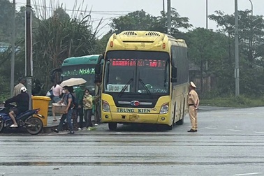 Tài xế và chủ xe bị phạt gần 200 triệu đồng vì "nhồi" khách