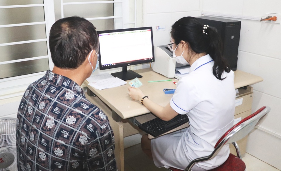 Hàng trăm người được khám sàng lọc loại ung thư đứng thứ 8 về tỷ lệ tử vong - 4 Hàng trăm người được khám sàng lọc loại ung thư đứng thứ 8 về tỷ lệ tử vong - 4