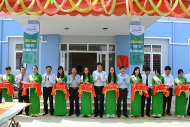 Vietcombank trao tặng công trình trạm y tế xã Quảng Trạch cho tỉnh Thanh Hóa 