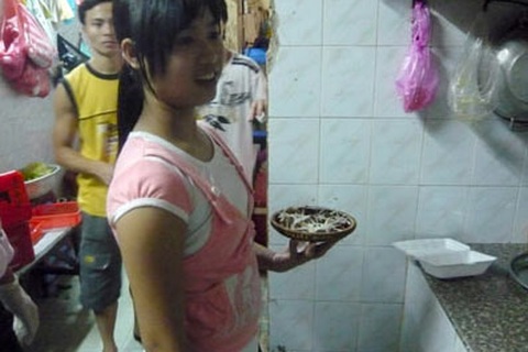 “Thế còn sạch chán!”