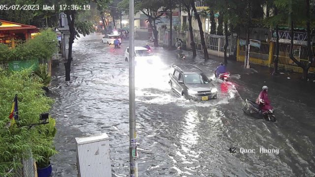 Mưa diện rộng gây ngập ở TPHCM đến cuối tuần - 3 Mưa diện rộng gây ngập ở TPHCM đến cuối tuần - 3