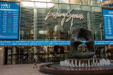 Doanh nghiệp Trung Quốc đổ xô đến Hồng Kông khai thác “bữa tiệc” 35 tỷ USD