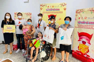 ZingPlay trao tặng quỹ từ thiện của game thủ đến Bệnh viện Nhi Đồng TPHCM