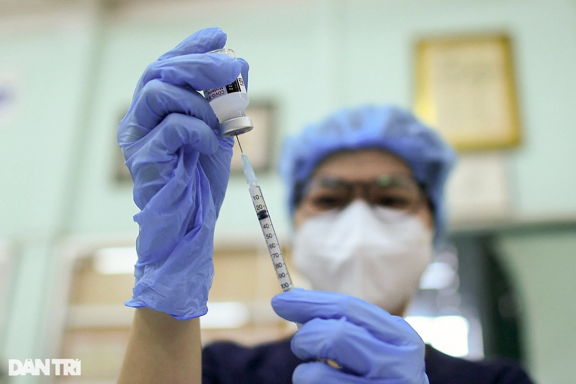 Ngày đầu TPHCM tiêm vaccine ngừa Covid-19 cho trẻ dưới 12 tuổi - 3