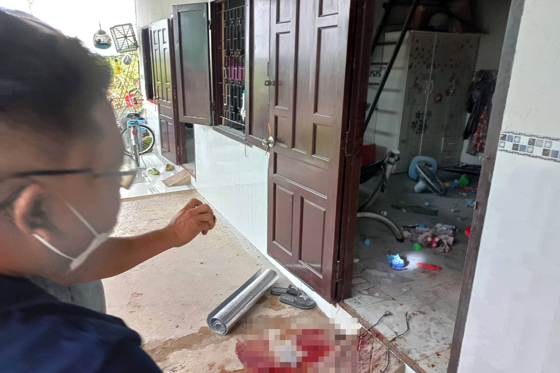 Nổ lớn rung chuyển phòng trọ, đồ đạc hất văng, 3 cha con bất tỉnh - 1 Nổ lớn rung chuyển phòng trọ, đồ đạc hất văng, 3 cha con bất tỉnh - 1