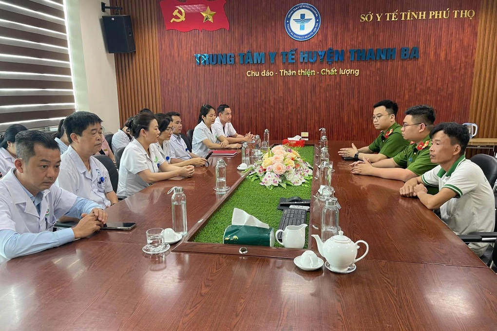 Không xử lý hình sự người đàn ông tấn công nhân viên y tế ở Phú Thọ - 1 Không xử lý hình sự người đàn ông tấn công nhân viên y tế ở Phú Thọ - 1
