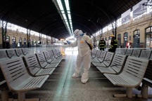 Tây Ban Nha tăng vọt gần 2.000 ca mắc Covid-19, Pháp phong tỏa toàn quốc