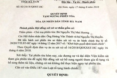 Người dân khởi kiện UBND huyện Thanh Liêm: Tòa ra quyết định tạm ngừng phiên tòa