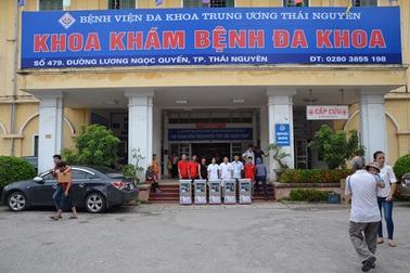 Người bệnh được uống nước sạch miễn phí tại bệnh viện Đa khoa Trung ương Thái Nguyên