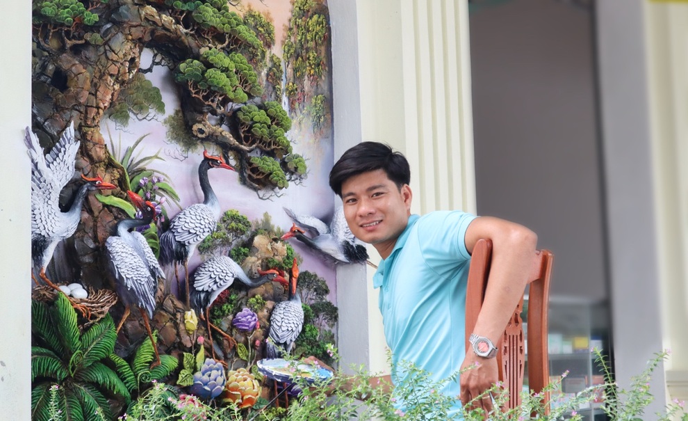 Kỹ sư bỏ nghề lập nhóm đắp phù điêu hút triệu người xem - 2 Kỹ sư bỏ nghề lập nhóm đắp phù điêu hút triệu người xem - 2