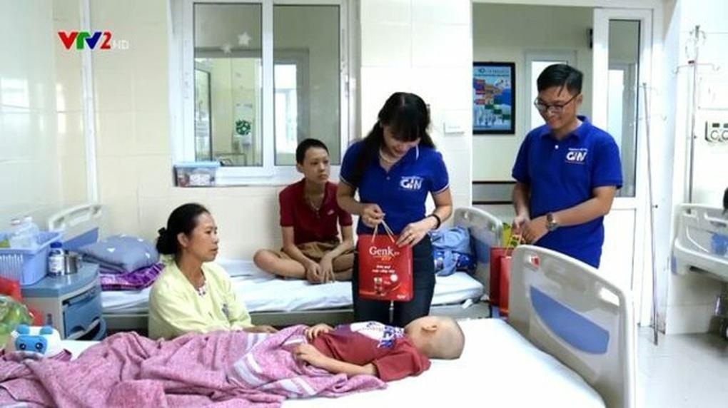 Kỳ tích đến với bé trai bị ung thư mắt - 3 Kỳ tích đến với bé trai bị ung thư mắt - 3
