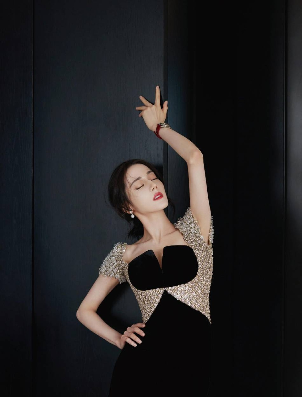 Khán giả không phục khi mỹ nhân Tân Cương Địch Lệ Nhiệt Ba được tung hô - 6