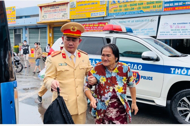 Thủ tướng Phạm Minh Chính gửi thư khen lực lượng CSGT