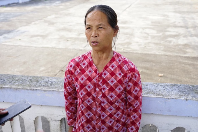 Nữ sinh bị 5 bạn lột đồ, đánh hội đồng đau đớn nói: Cô chủ nhiệm cũng biết, các bạn trong lớp sợ bị đánh nên không dám can - Ảnh 2. Nữ sinh bị 5 bạn lột đồ, đánh hội đồng đau đớn nói: Cô chủ nhiệm cũng biết, các bạn trong lớp sợ bị đánh nên không dám can - Ảnh 2.