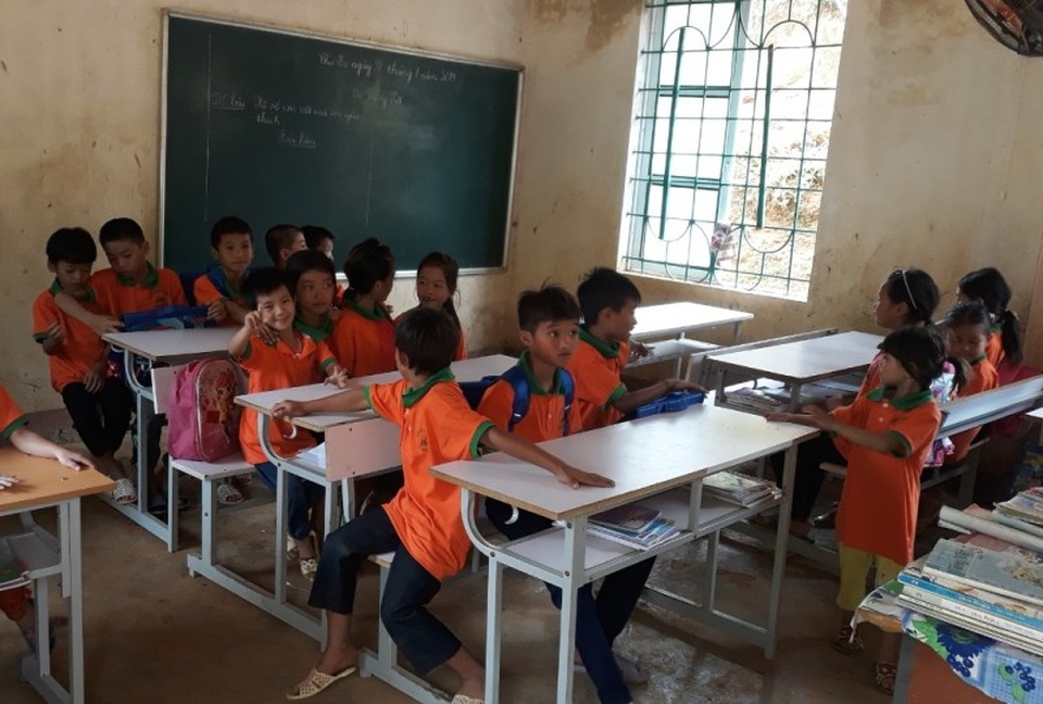 Thầy giáo gần 30 năm “ươm chữ” nơi vùng cao heo hút - 3 Thầy giáo gần 30 năm “ươm chữ” nơi vùng cao heo hút - 3