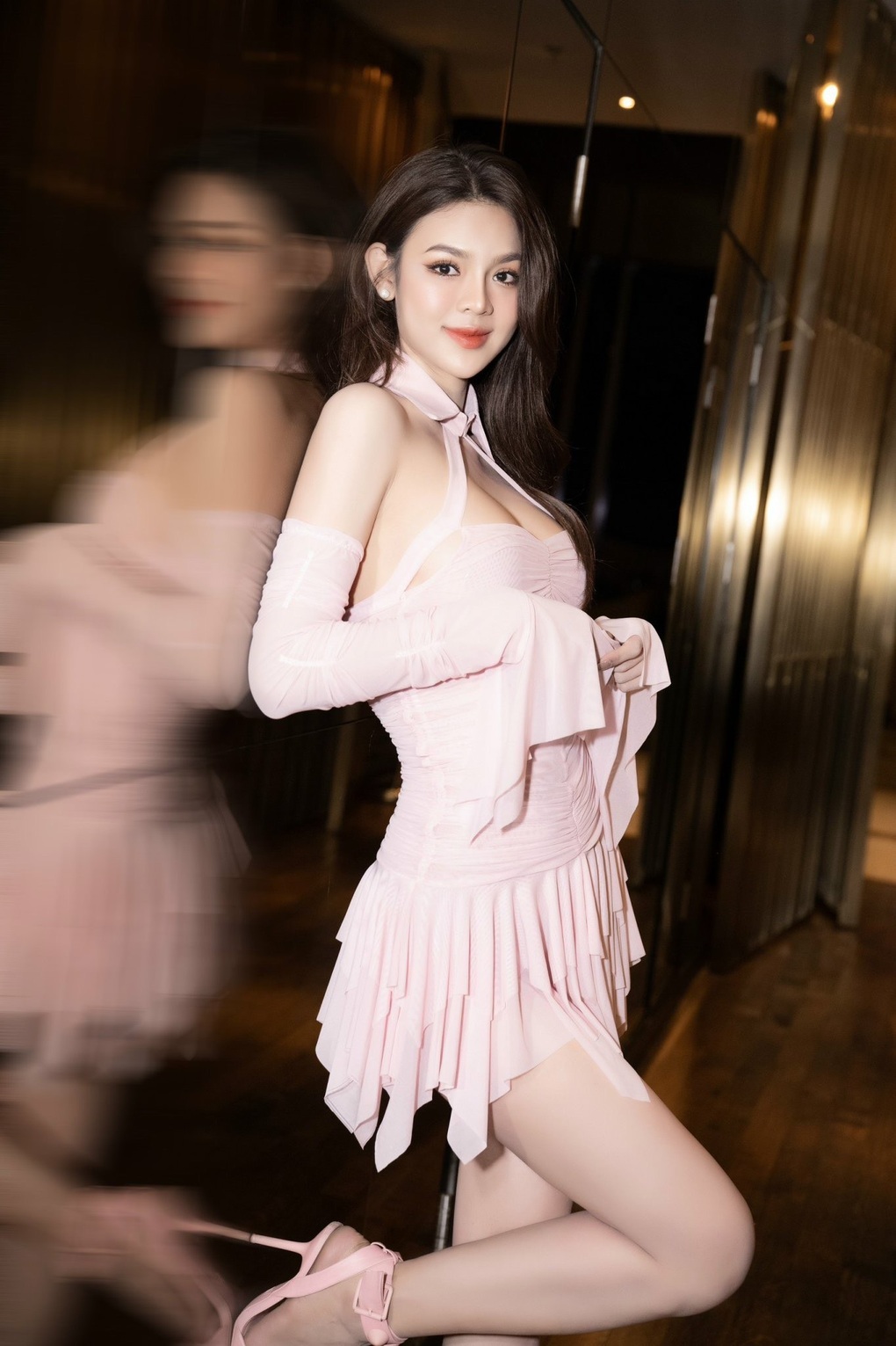 Diễn viên Thái Trà My nói gì khi được khuyên đi thi hoa hậu? - 1 Diễn viên Thái Trà My nói gì khi được khuyên đi thi hoa hậu? - 1