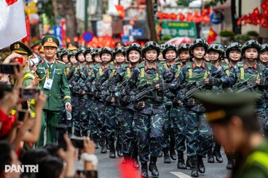 Ngắm những "bóng hồng" rạng rỡ tại lễ tổng duyệt A80