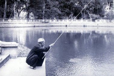 Thăm cõi Bác xưa