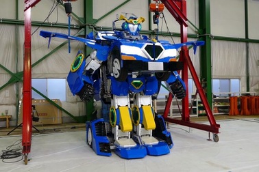 Robot đầu tiên trên thế giới có thể “biến hình” thành xe hơi